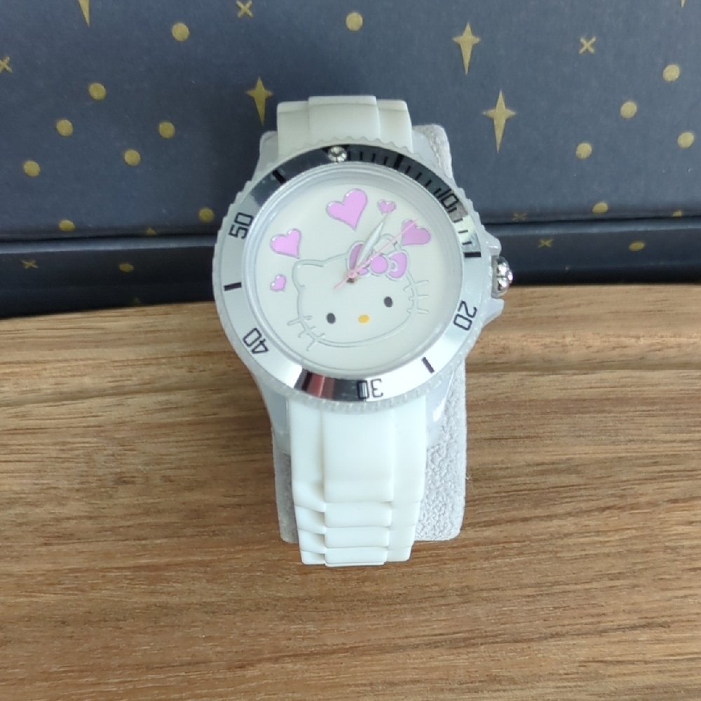 Hello Kitty White Watch with Pink Hearts